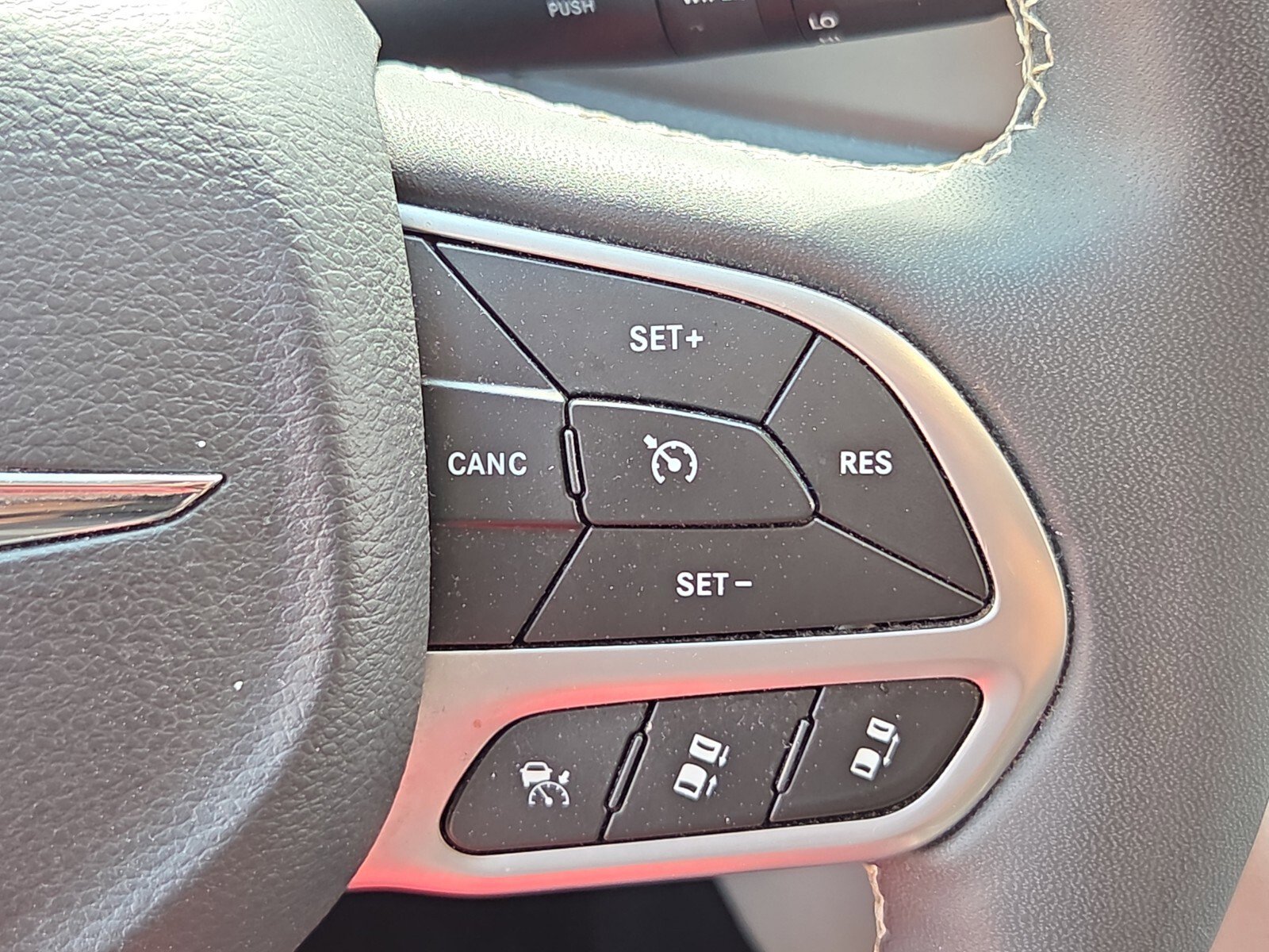 Used 2023 Chrysler Pacifica Touring-L image 54