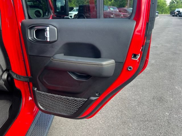 Used 2025 Jeep Wrangler Unlimited Sahara AWD/4WD image 26
