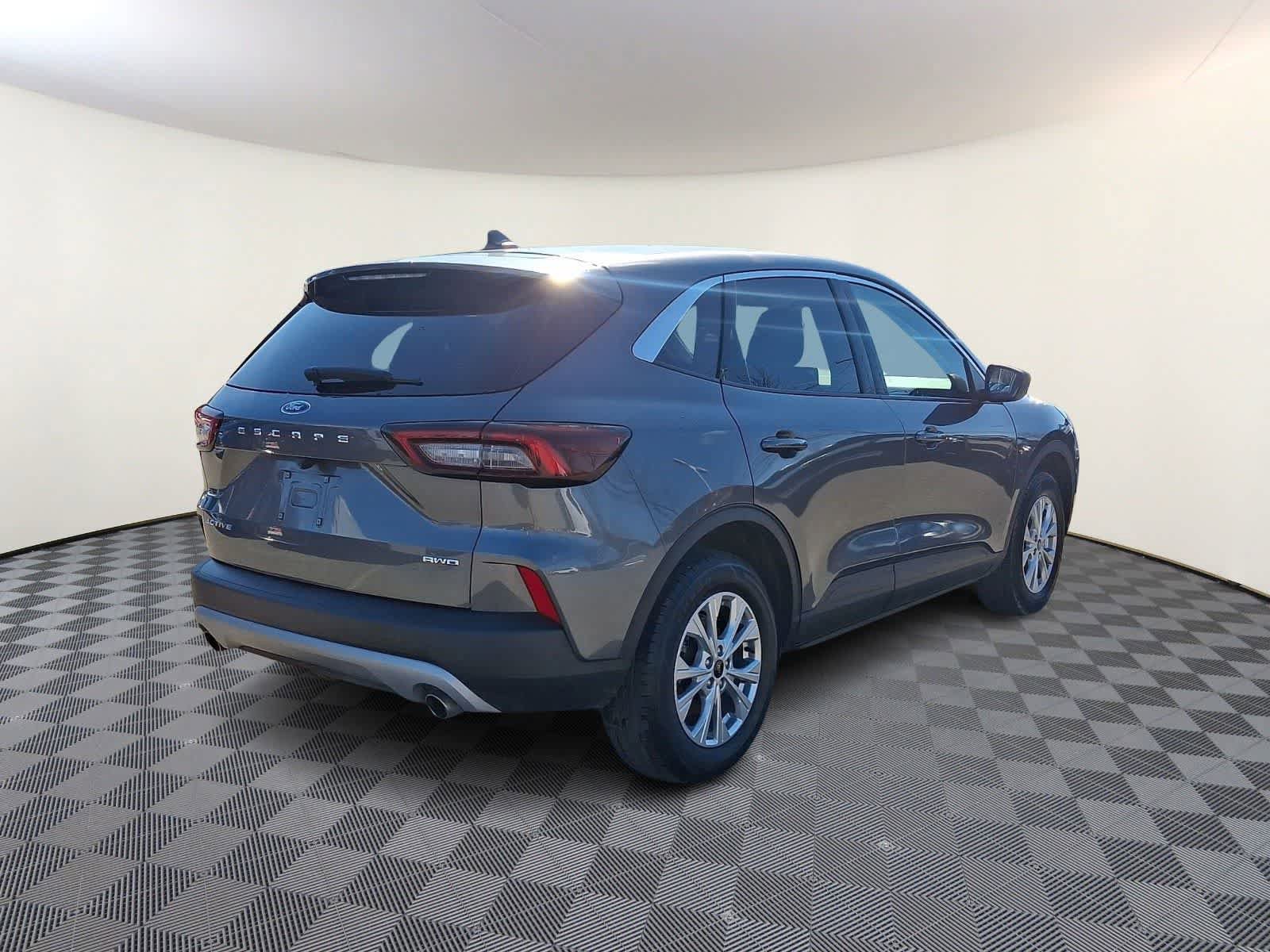 Used 2024 Ford Escape Active AWD/4WD image 5