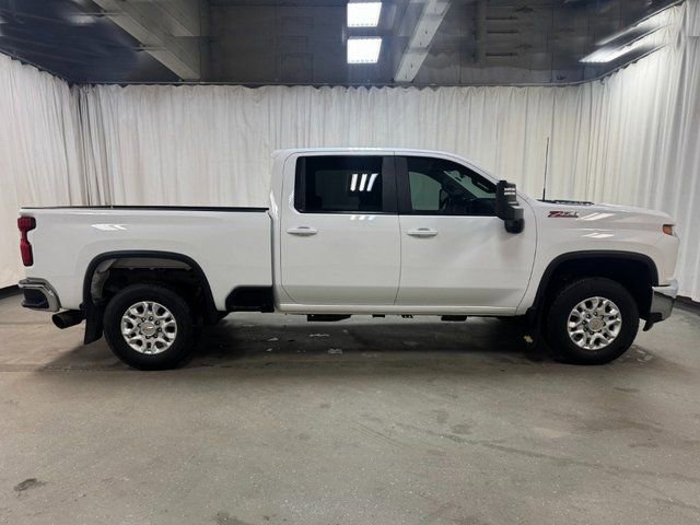 Used 2020 Chevrolet Silverado 2500 LT w/ Z71 Off-Road Package image 3