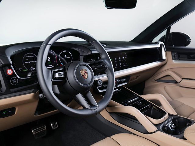 New 2025 Porsche Cayenne S image 4