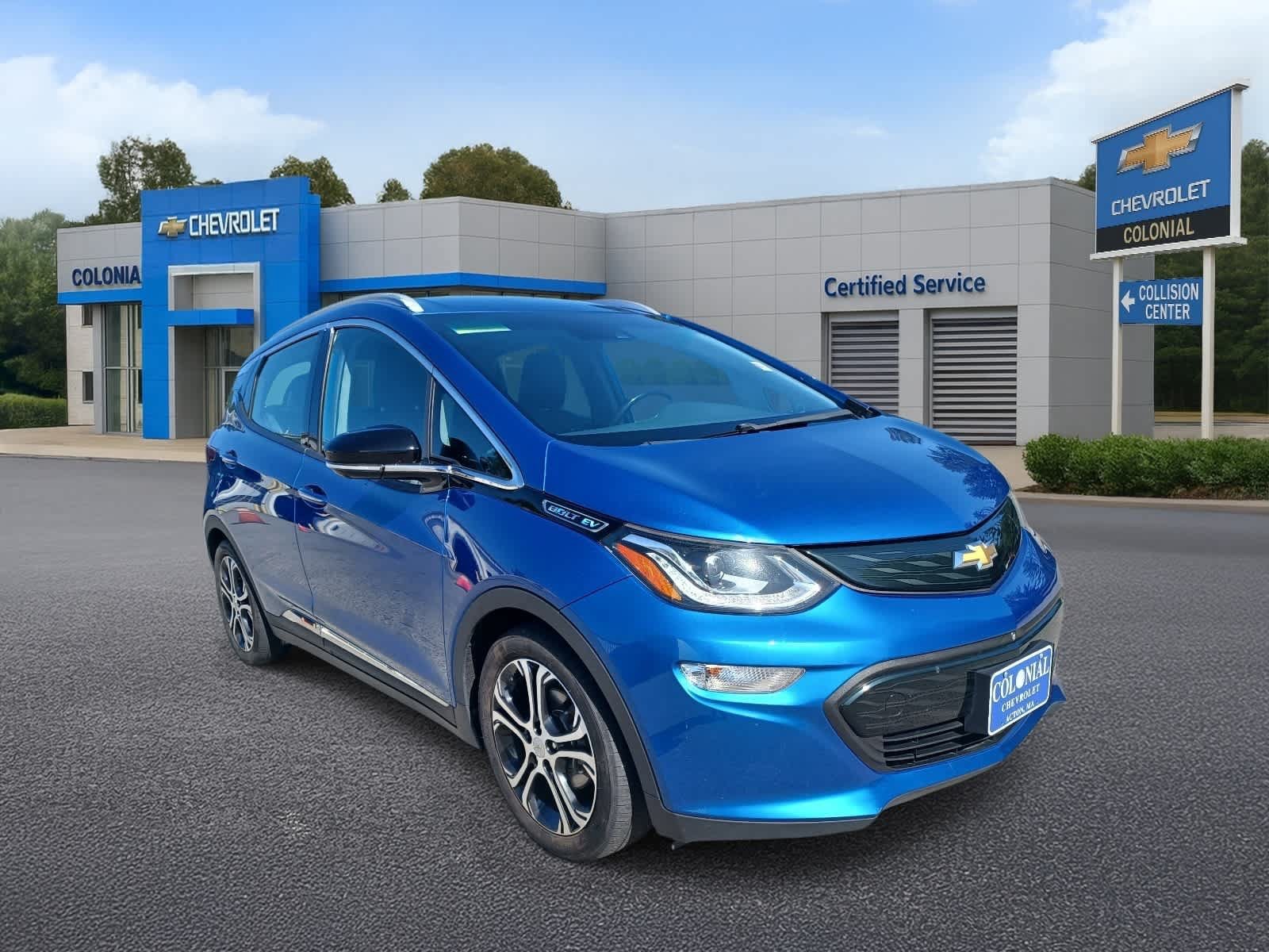 Used 2017 Chevrolet Bolt Premier w/ Driver Confidence II Package FWD image 2