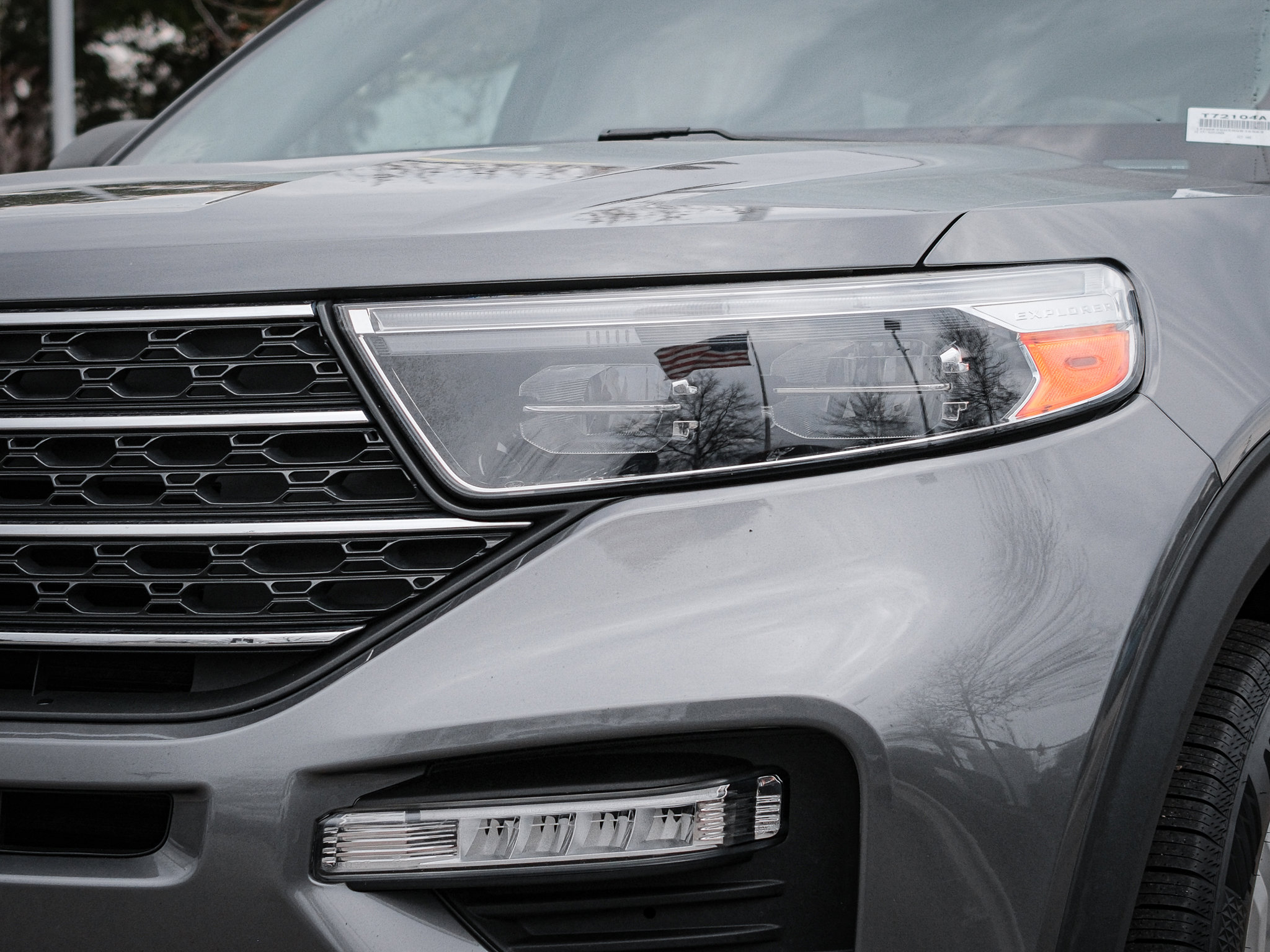 Used 2022 Ford Explorer XLT w/ Equipment Group 202A image 6