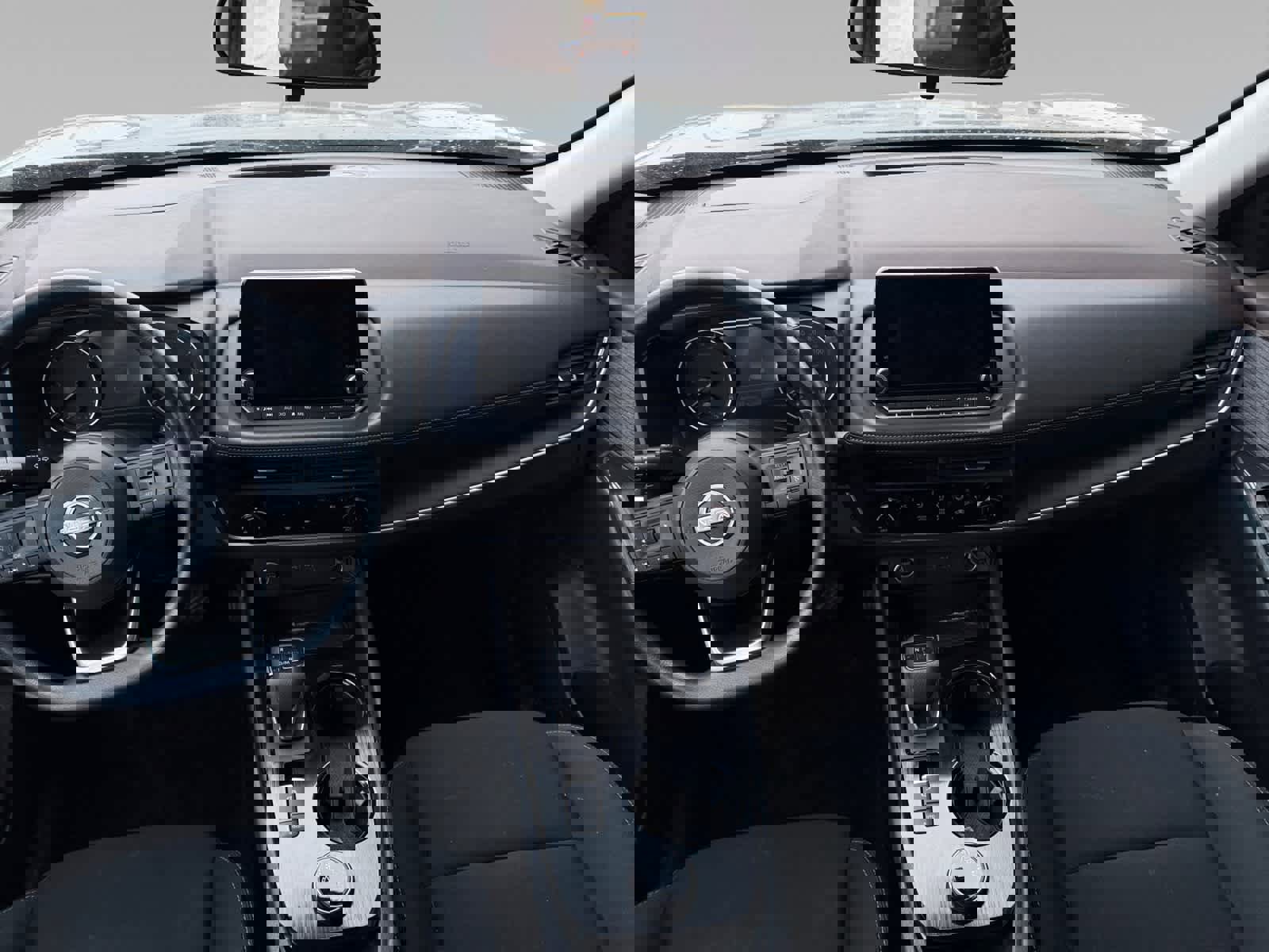 Used 2023 Nissan Rogue S image 11