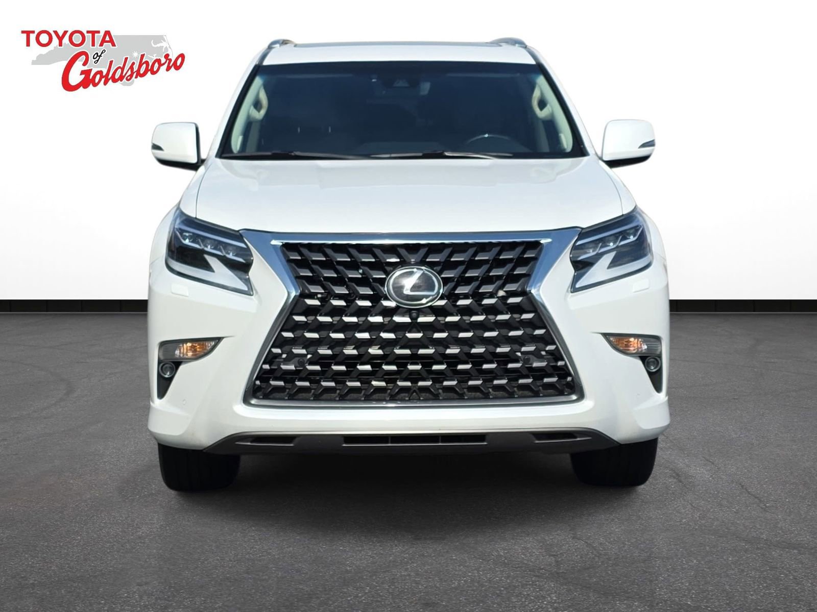Used 2020 Lexus GX 460 Luxury w/ Accessory Package image 2