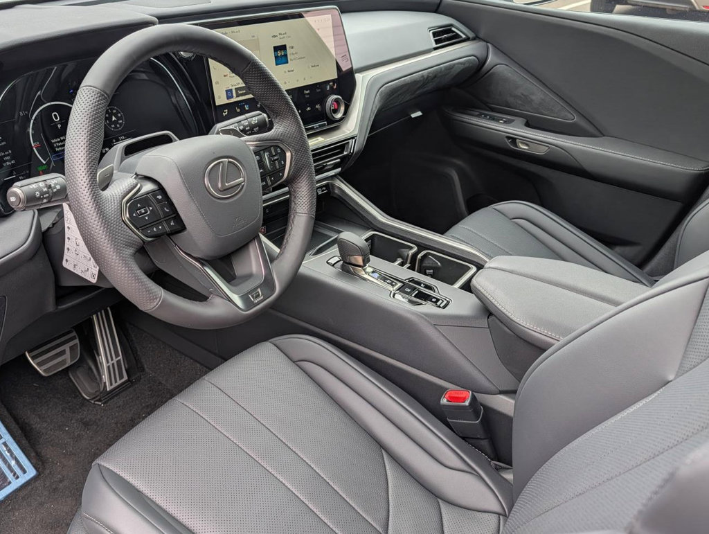New 2026 Lexus TX 500h AWD w/ Technology Package image 9