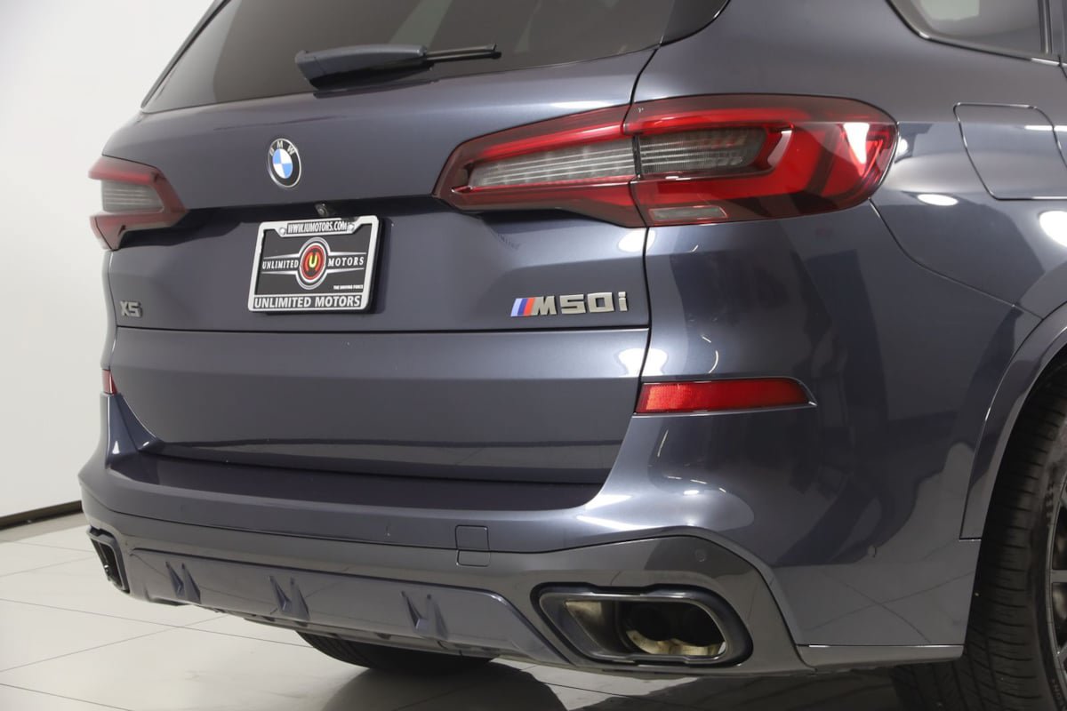Used 2022 BMW X5 M50i w/ Executive Package AWD/4WD image 46