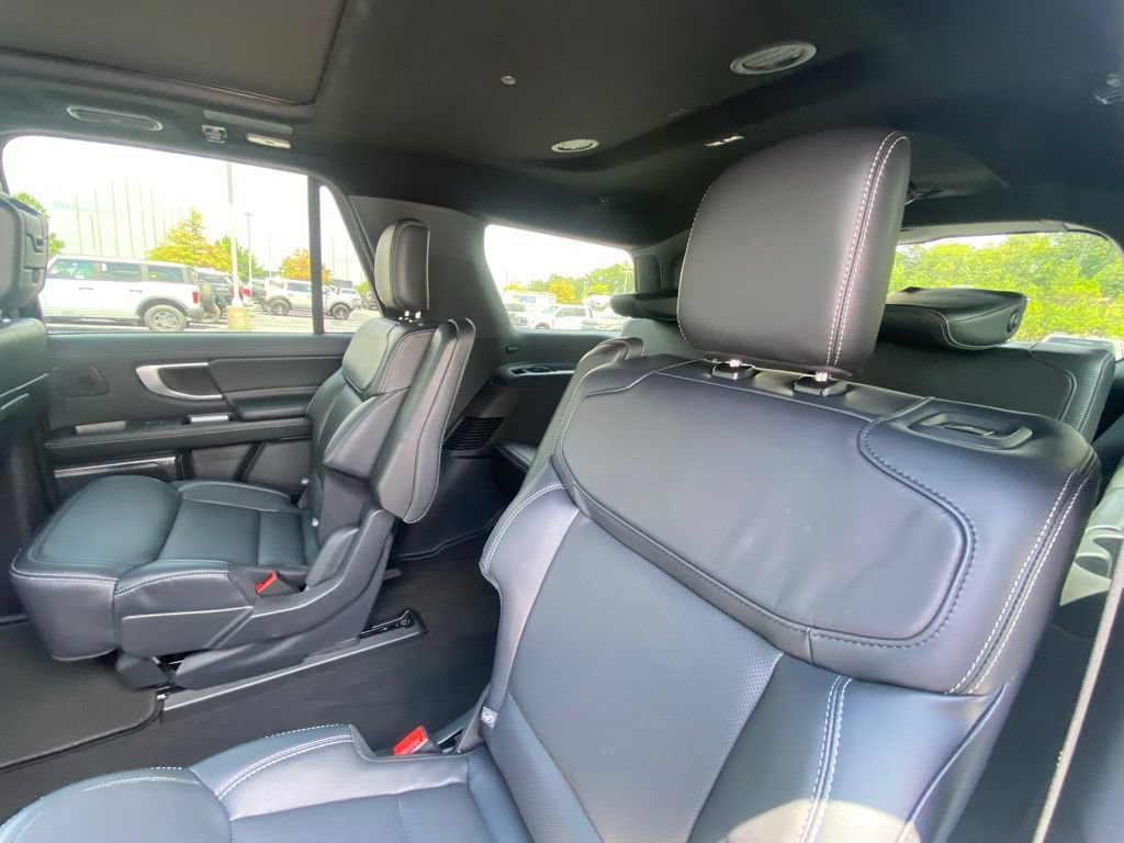 New 2027 Ford Expedition Platinum w/ Stealth Performance Package AWD/4WD image 23