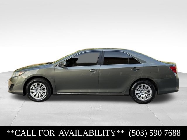 Used 2014 Toyota Camry LE FWD image 2