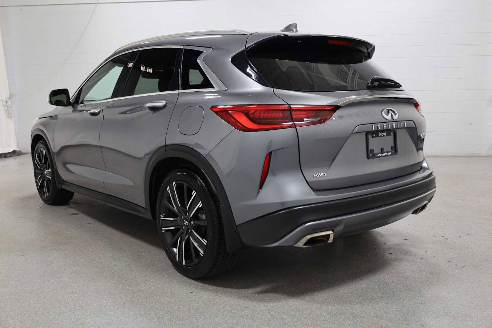 Used 2021 INFINITI QX50 Luxe w/ Appearance Package image 3