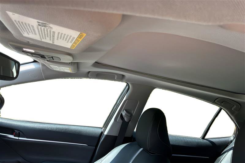 Used 2022 Toyota Camry XSE FWD image 21
