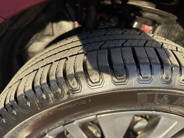 Used 2023 Toyota Venza Limited image 33