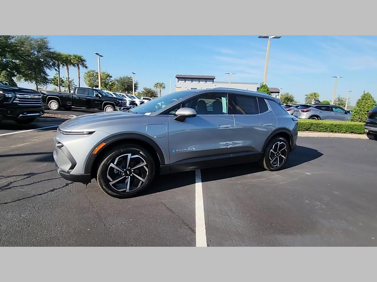 New 2026 Chevrolet Equinox EV LT image 17