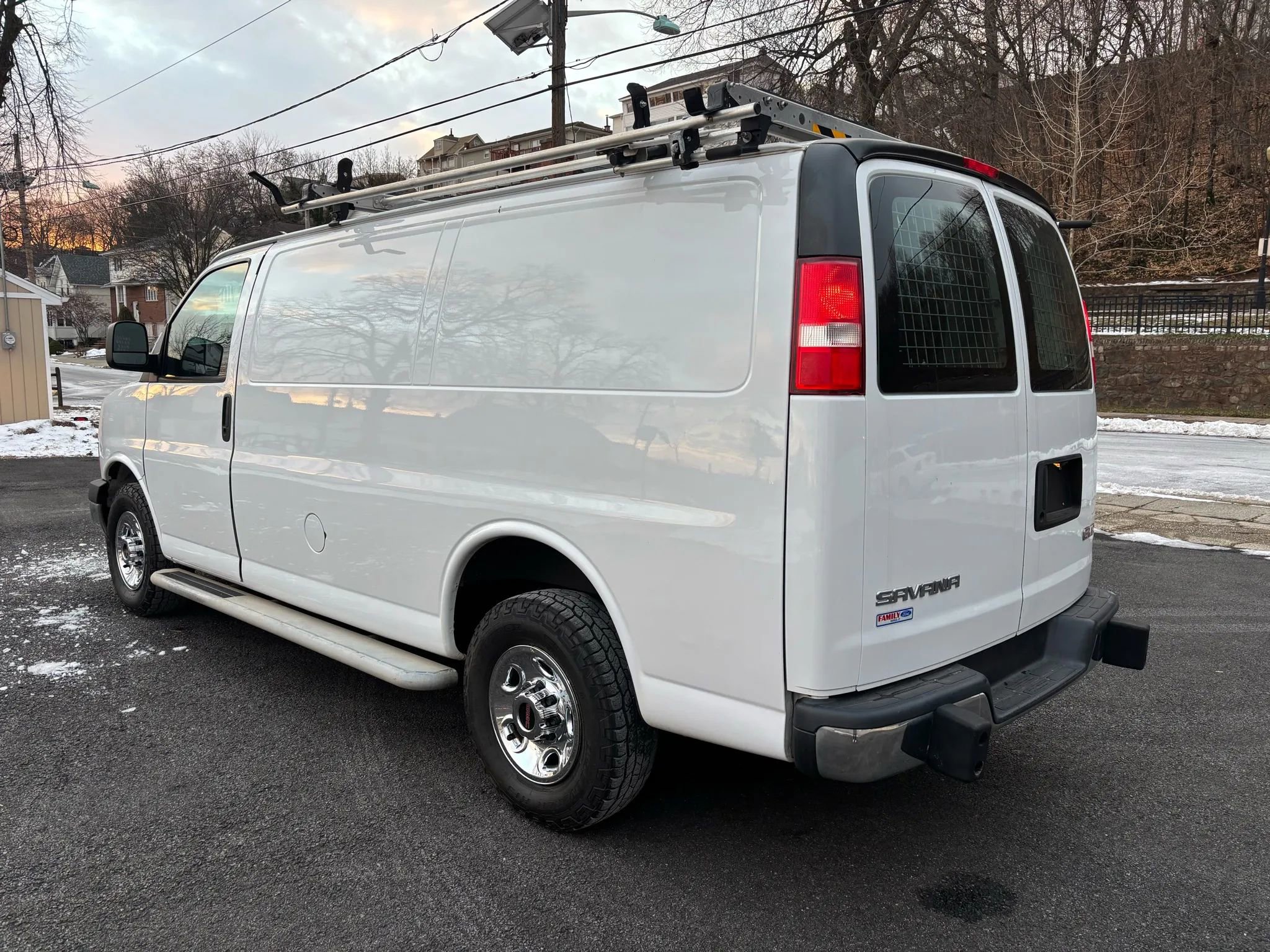 Used 2017 GMC Savana 2500 image 4