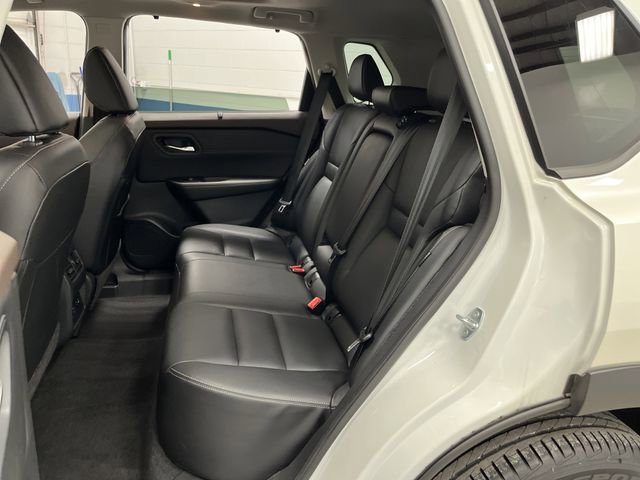Used 2023 Nissan Rogue SL w/ SL Premium Package image 30
