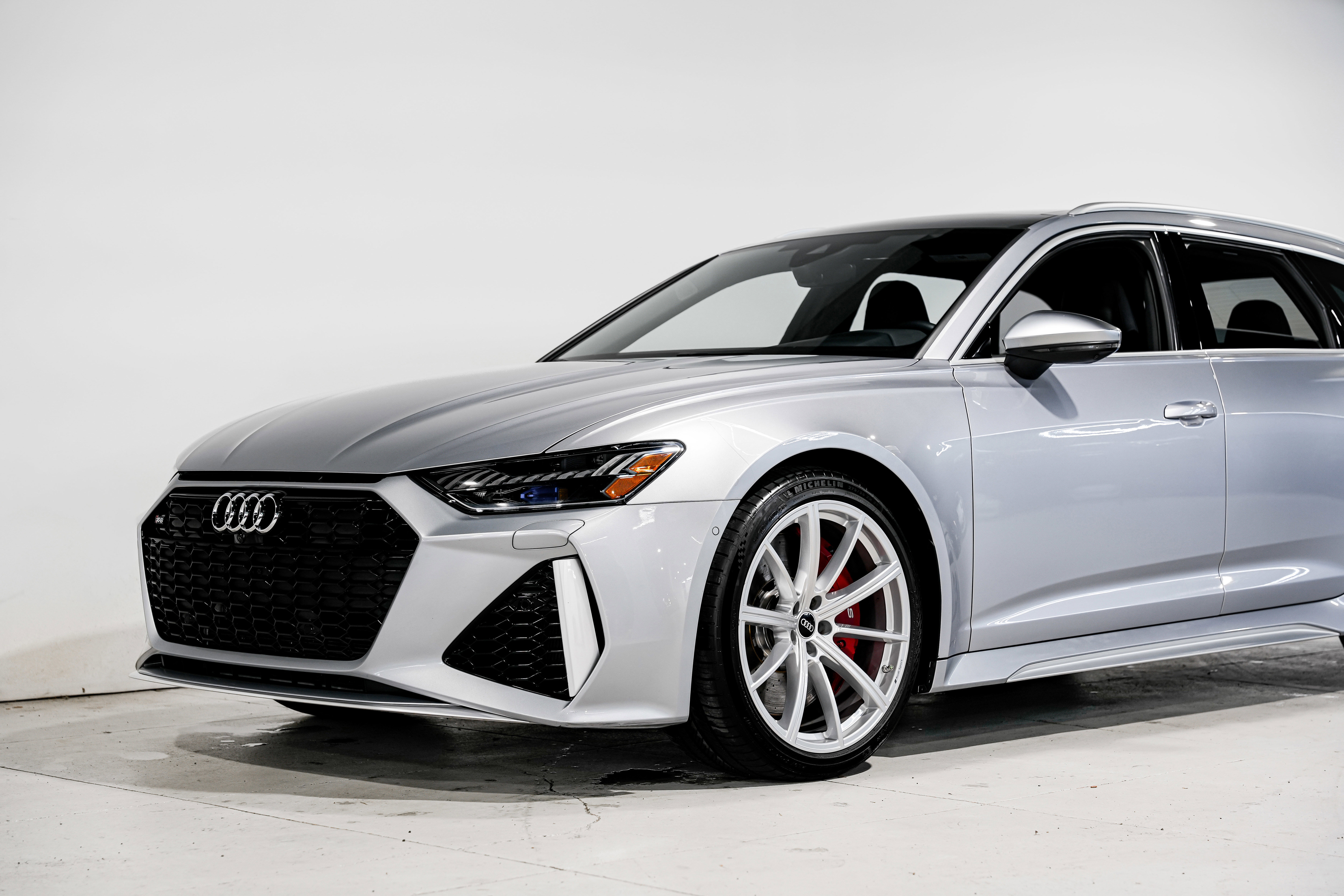 Used 2022 Audi RS 6 AWD/4WD image 36