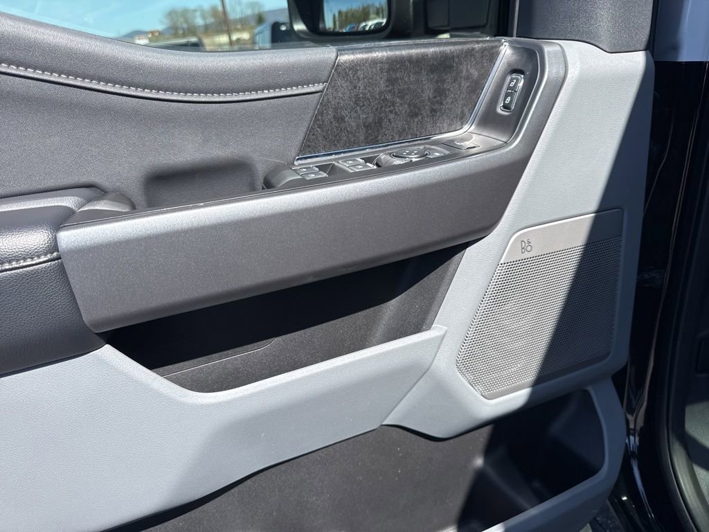 Used 2025 Ford F250 XLT w/ Black Appearance Package image 31