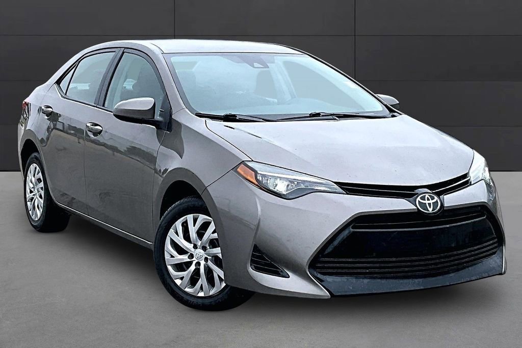 Used 2017 Toyota Corolla LE w/ Carpet Mat Package (TMS) FWD image 9