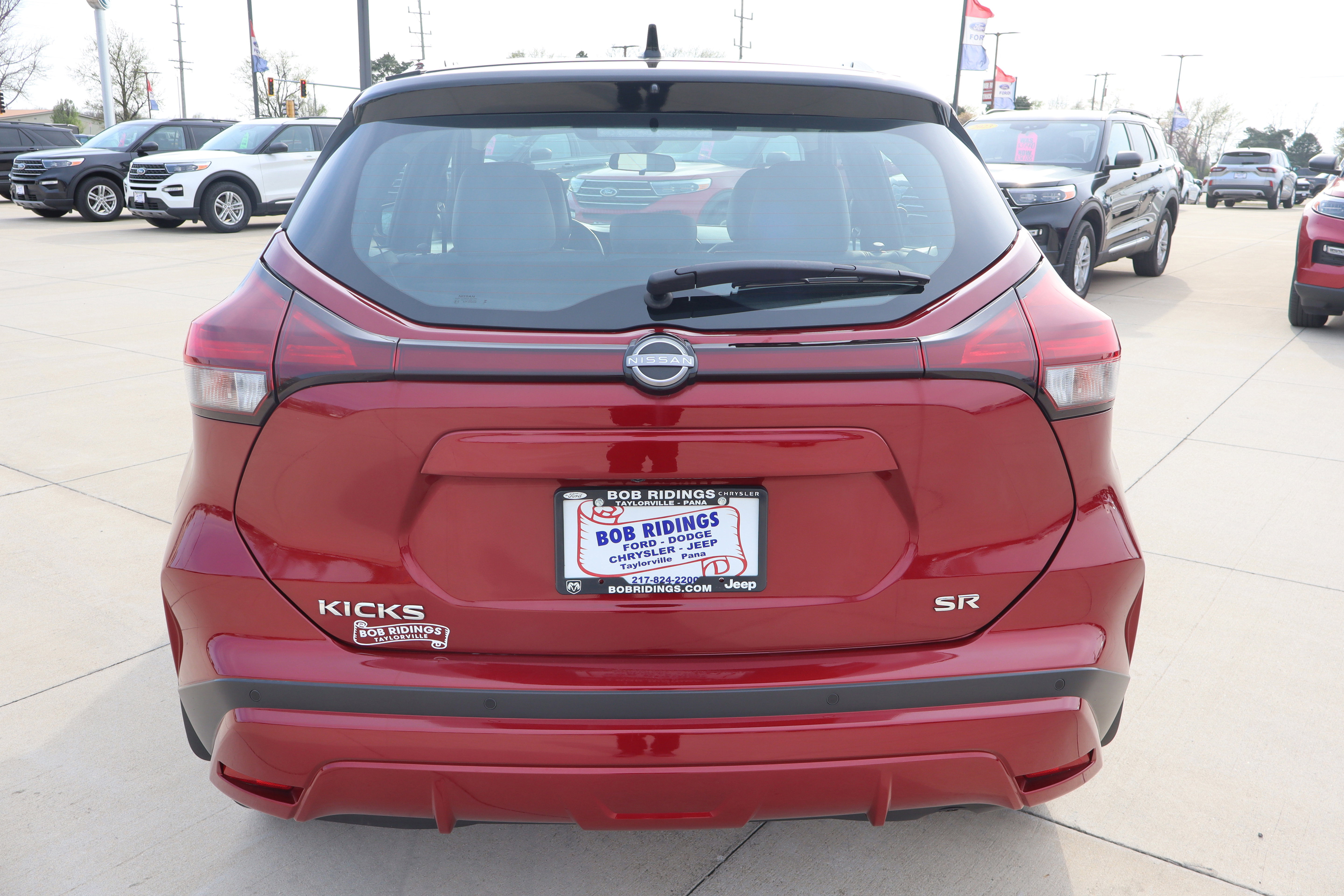 Used 2023 Nissan Kicks SR w/ SR Premium Package image 6