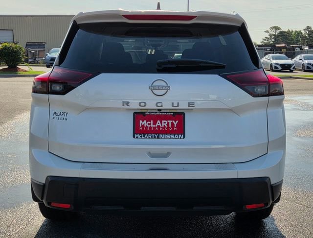 Used 2026 Nissan Rogue SV w/ Cold Weather Package FWD image 7