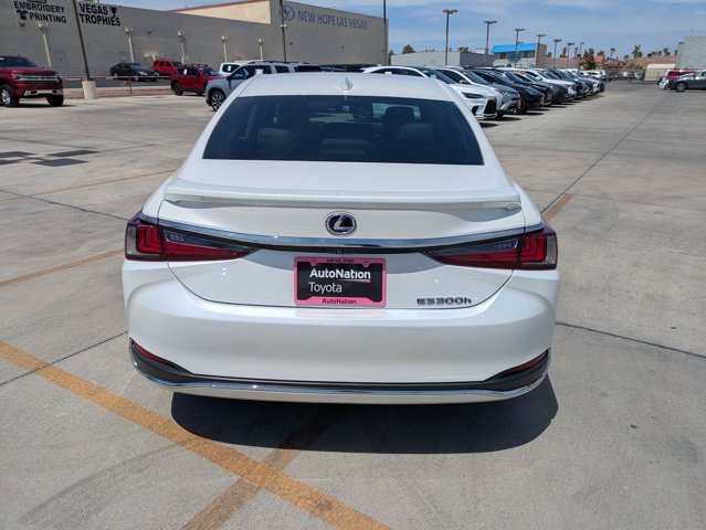 Used 2020 Lexus ES 300h FWD image 7