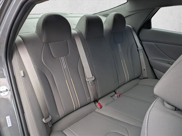 Certified 2025 Hyundai Elantra Sport image 18