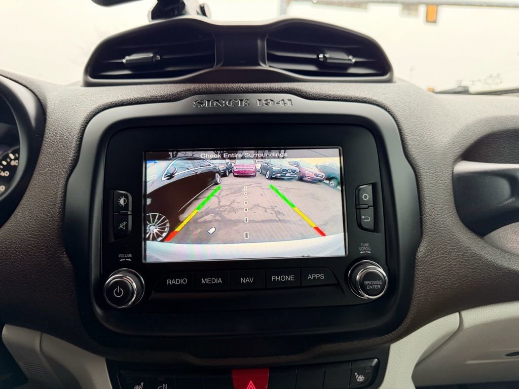 Used 2016 Jeep Renegade Limited image 24