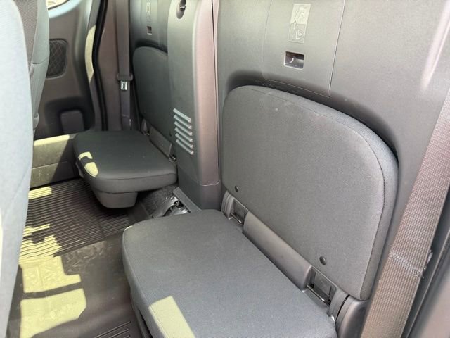 Certified 2025 Nissan Frontier SV image 13