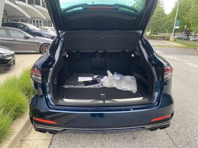 New 2024 Maserati Levante Trofeo image 9