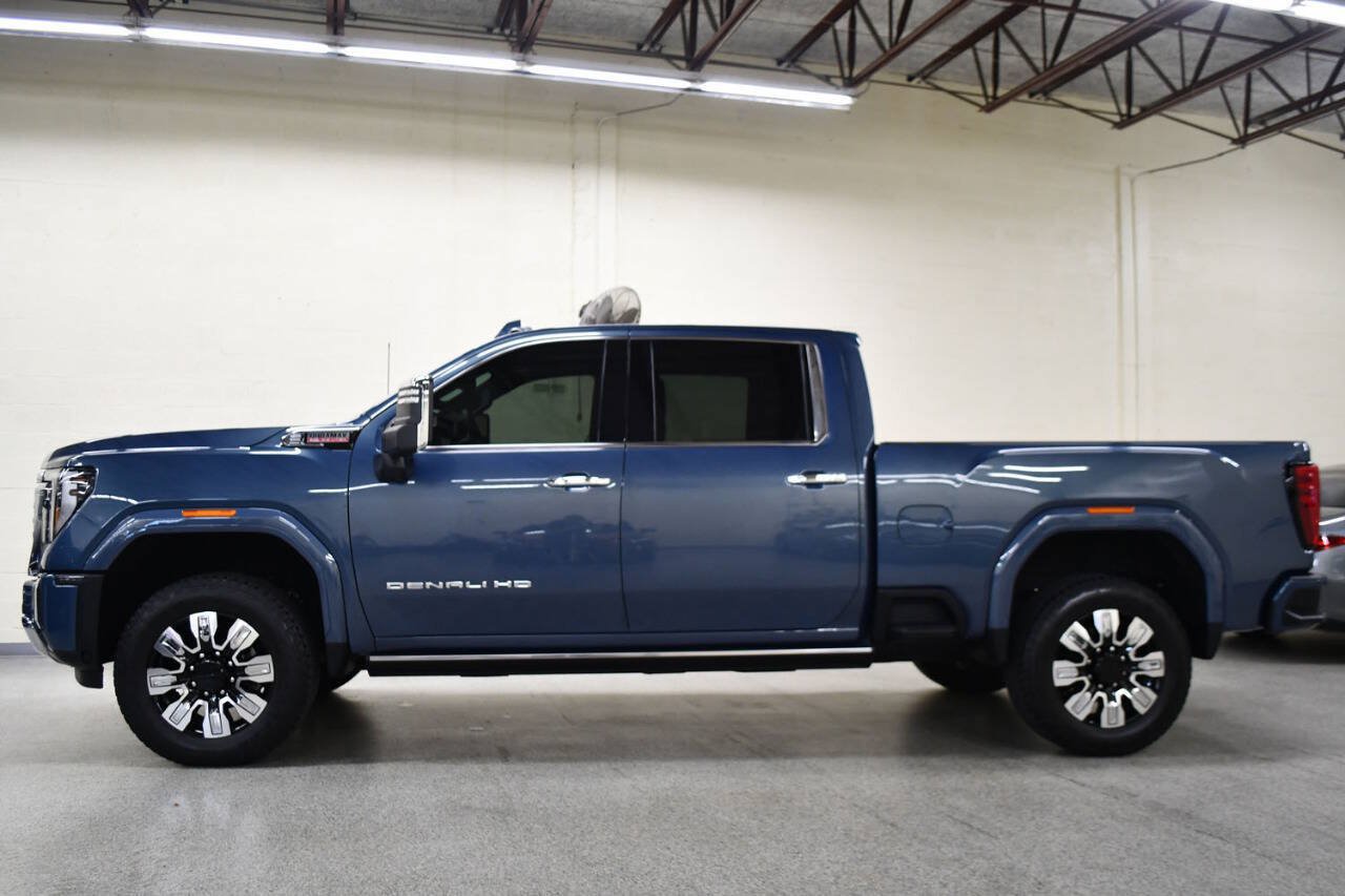 Used 2025 GMC Sierra 2500 Denali w/ Denali Reserve Package AWD/4WD image 3