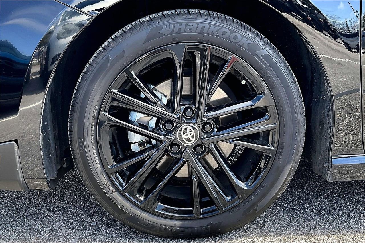 Used 2025 Toyota Camry SE image 31