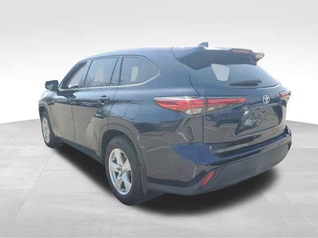 Used 2021 Toyota Highlander LE image 6