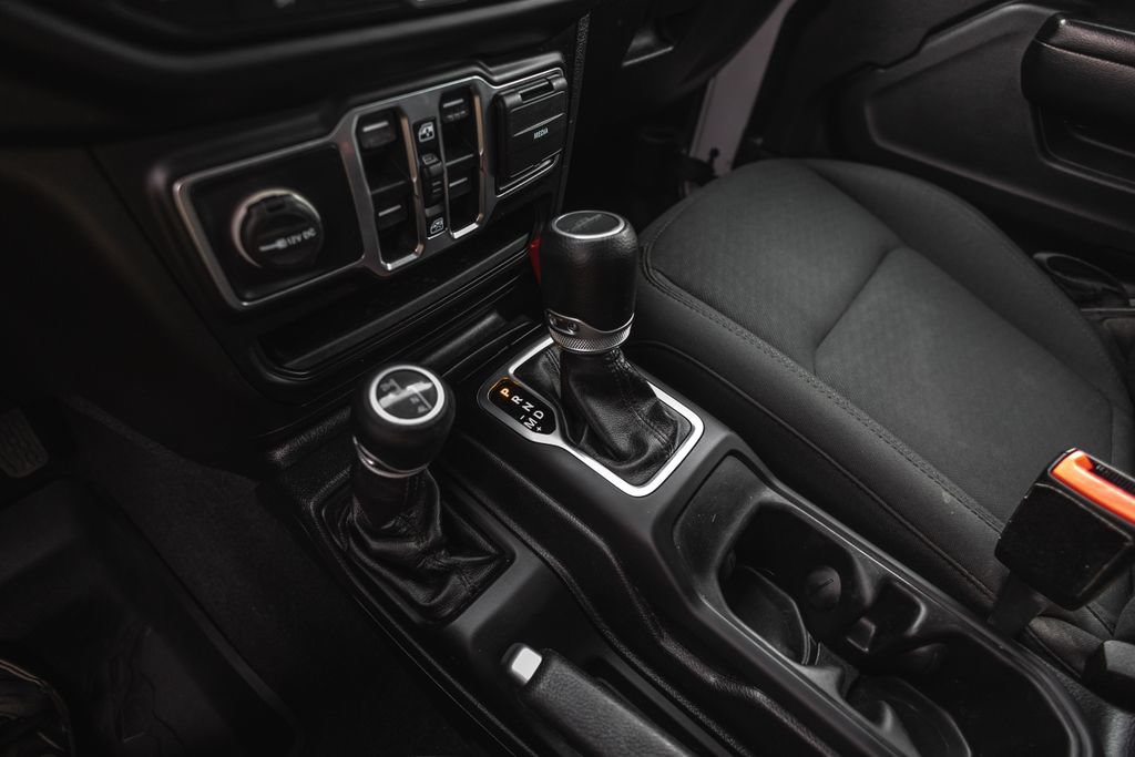 Used 2020 Jeep Gladiator Sport w/ Quick Order Package 24S AWD/4WD image 27
