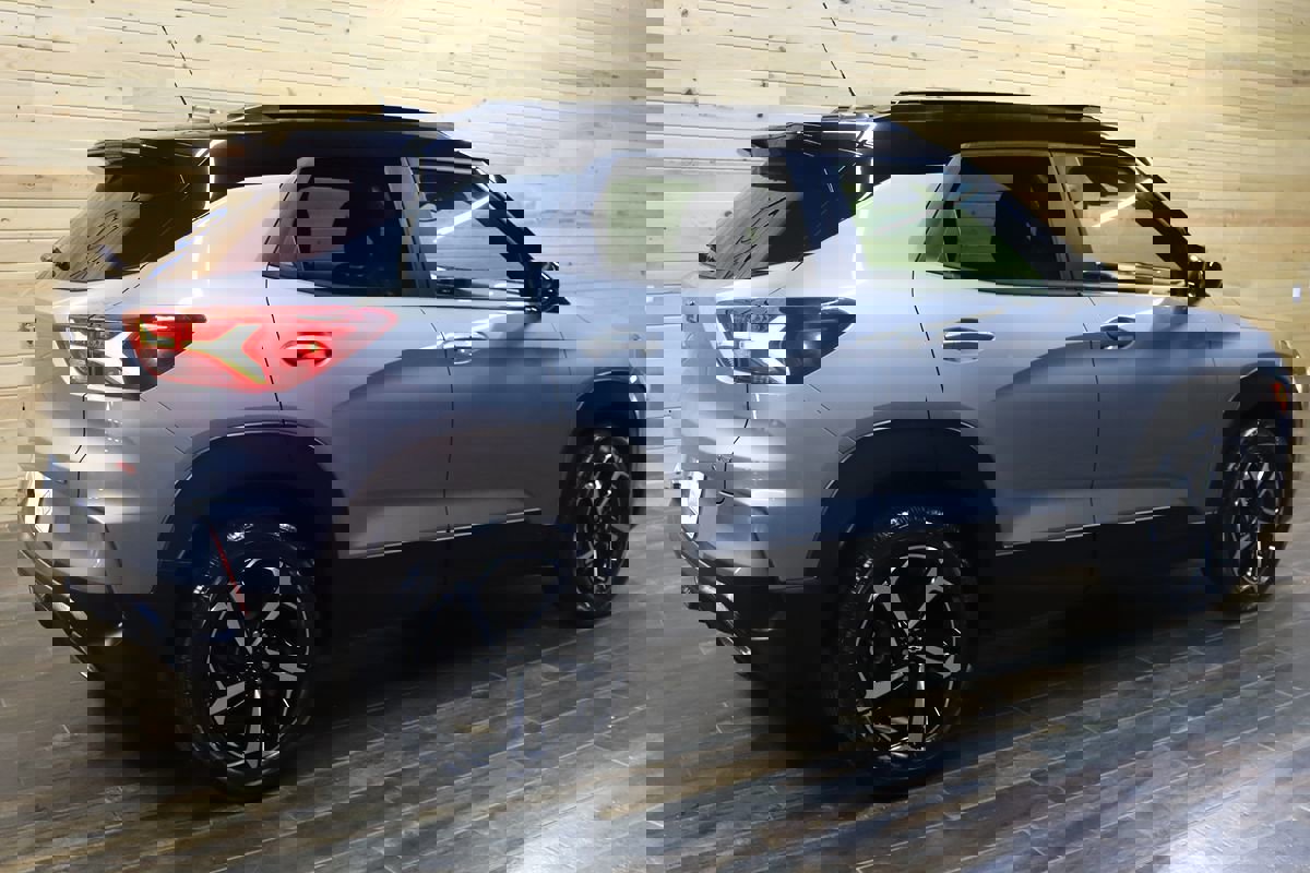 Used 2023 Chevrolet TrailBlazer RS w/ Technology Package image 5