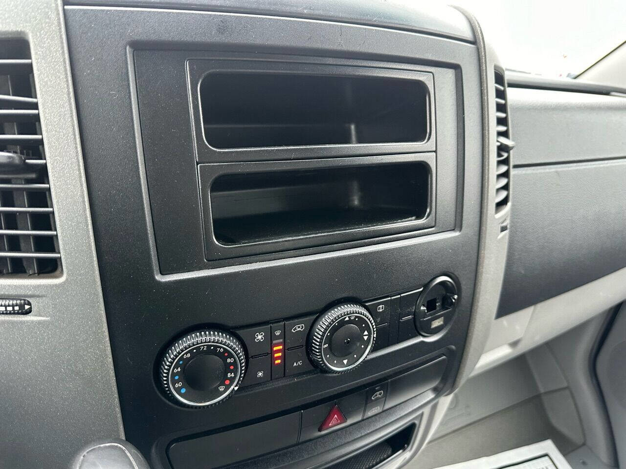 Used 2012 Mercedes-Benz Sprinter 2500 image 13