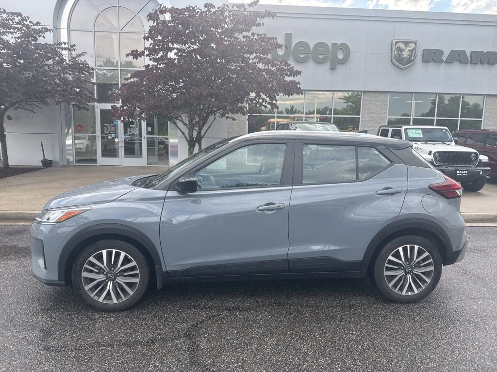 Used 2023 Nissan Kicks SV FWD image 4