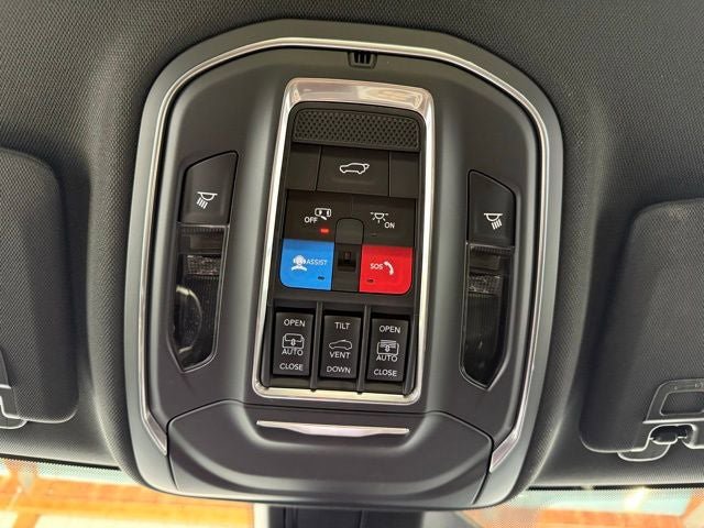 New 2026 Jeep Grand Cherokee Limited w/ Trailer Tow Package AWD/4WD image 18