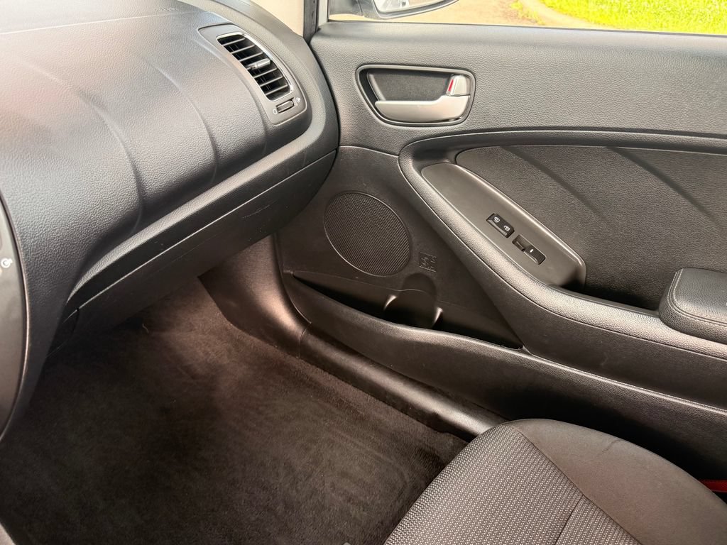 Used 2017 Kia Forte LX FWD image 26