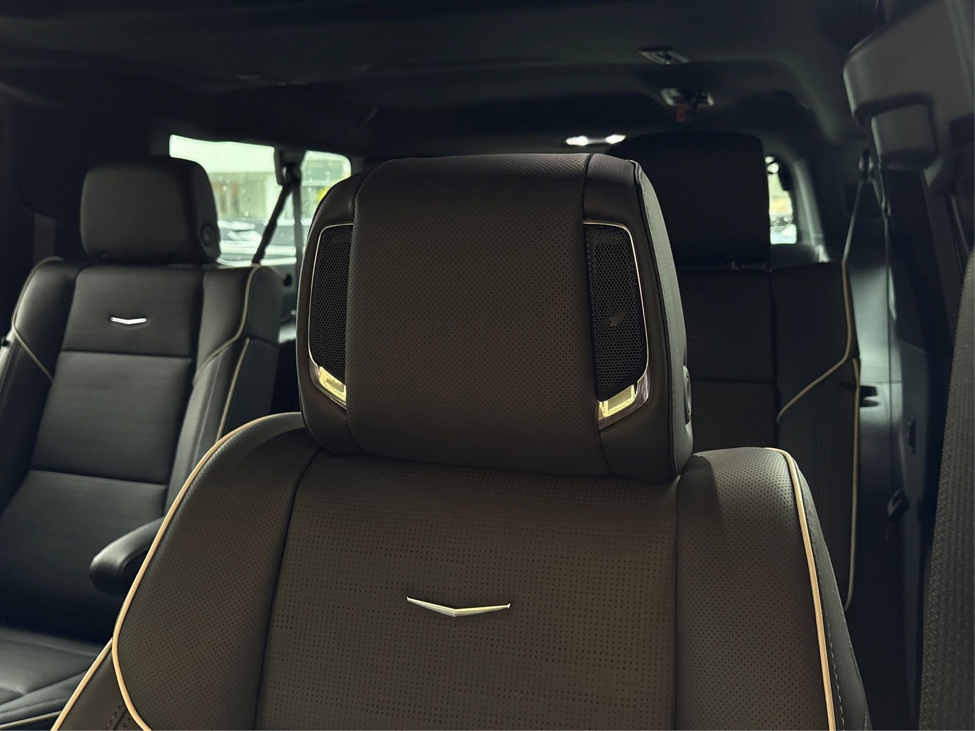 New 2026 Cadillac Escalade ESV Sport w/ LPO, ONYX Package AWD/4WD image 30