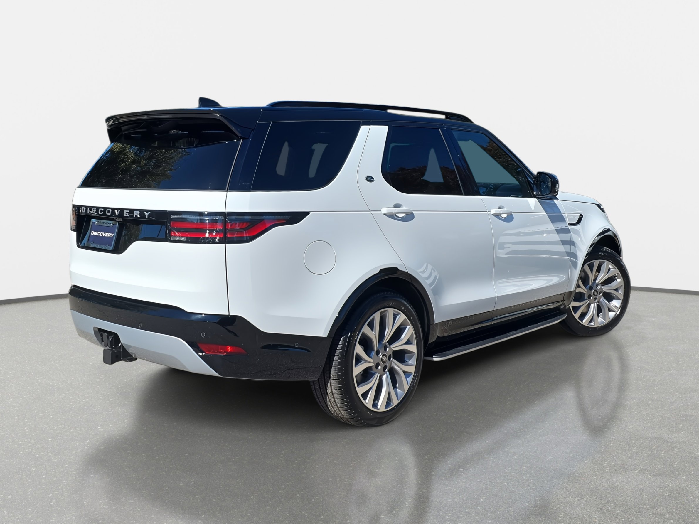 New 2026 Land Rover Discovery Limited Edition image 5
