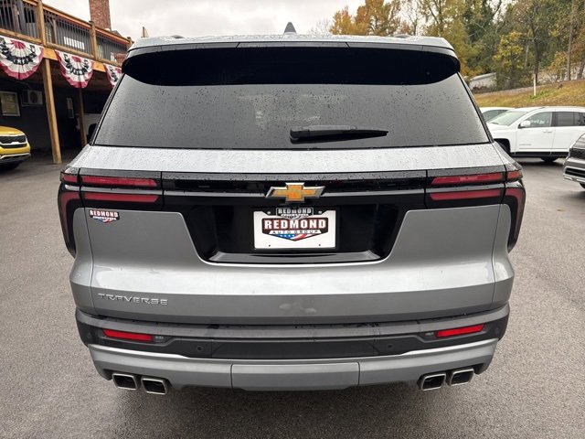 Used 2025 Chevrolet Traverse LT image 7
