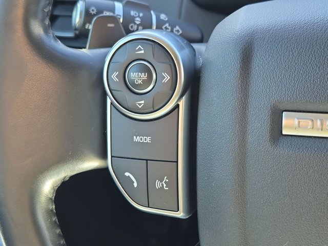 Used 2017 Land Rover Discovery HSE AWD/4WD image 13