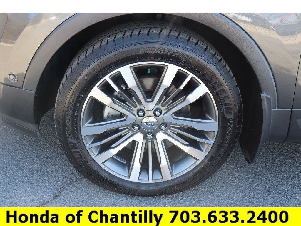 Used 2017 Ford Explorer Platinum image 30