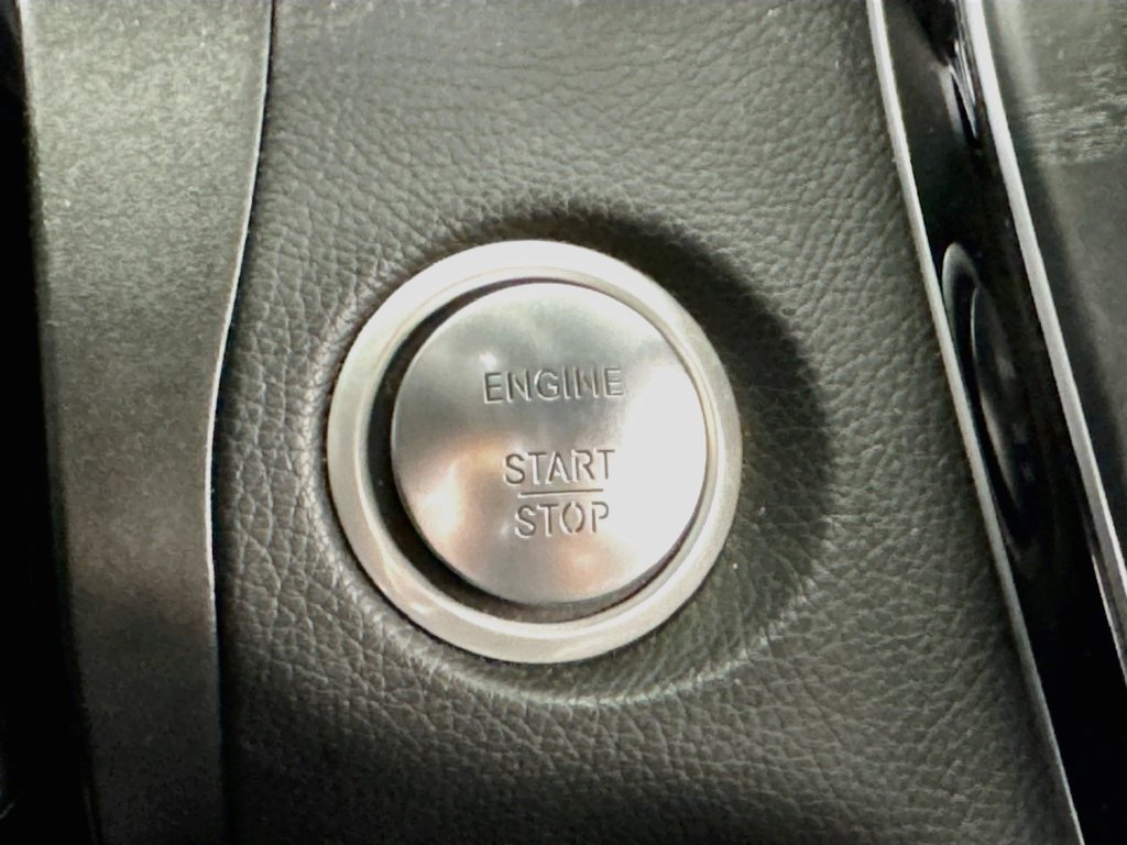 Used 2019 Mercedes-Benz GLC 300 4MATIC image 26