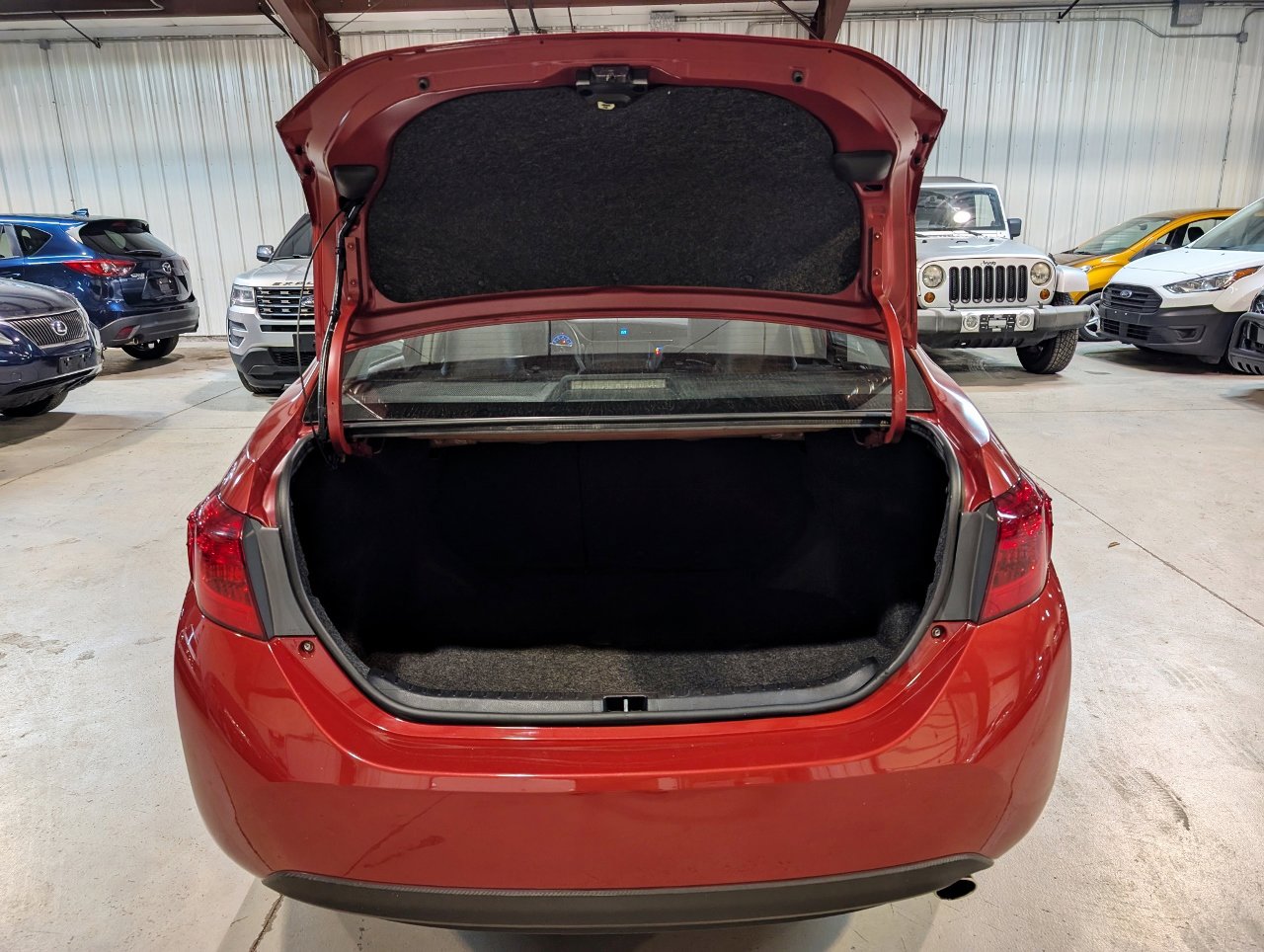 Used 2018 Toyota Corolla SE image 21