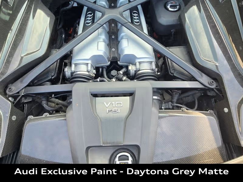 Used 2017 Audi R8 V10 w/ Carbon Exterior Package image 22