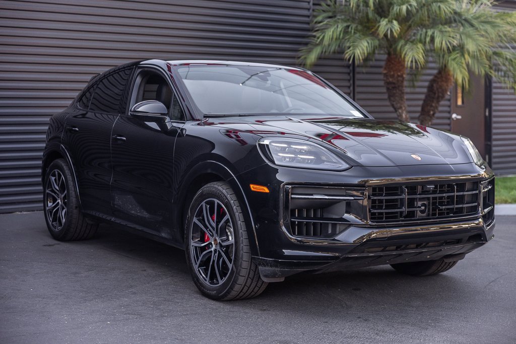Certified 2025 Porsche Cayenne GTS image 6
