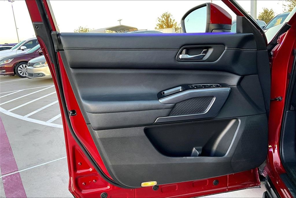 Used 2022 Nissan Pathfinder SL image 21