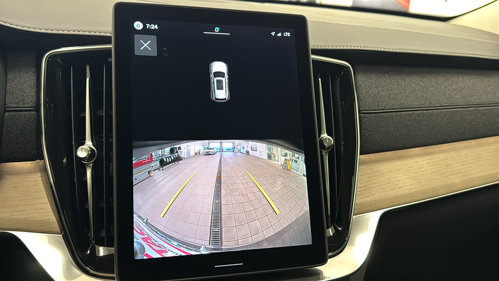 New 2027 Volvo XC60 B5 Core AWD/4WD image 18
