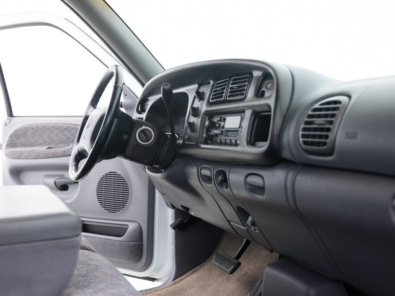 Used 2000 Dodge Ram 1500 Truck 2WD Quad Cab image 31